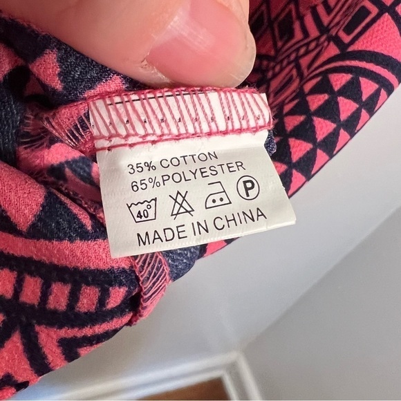 Mika & Gala Sleeveless Blouse Navy Pink Geometric - Picture 8 of 8